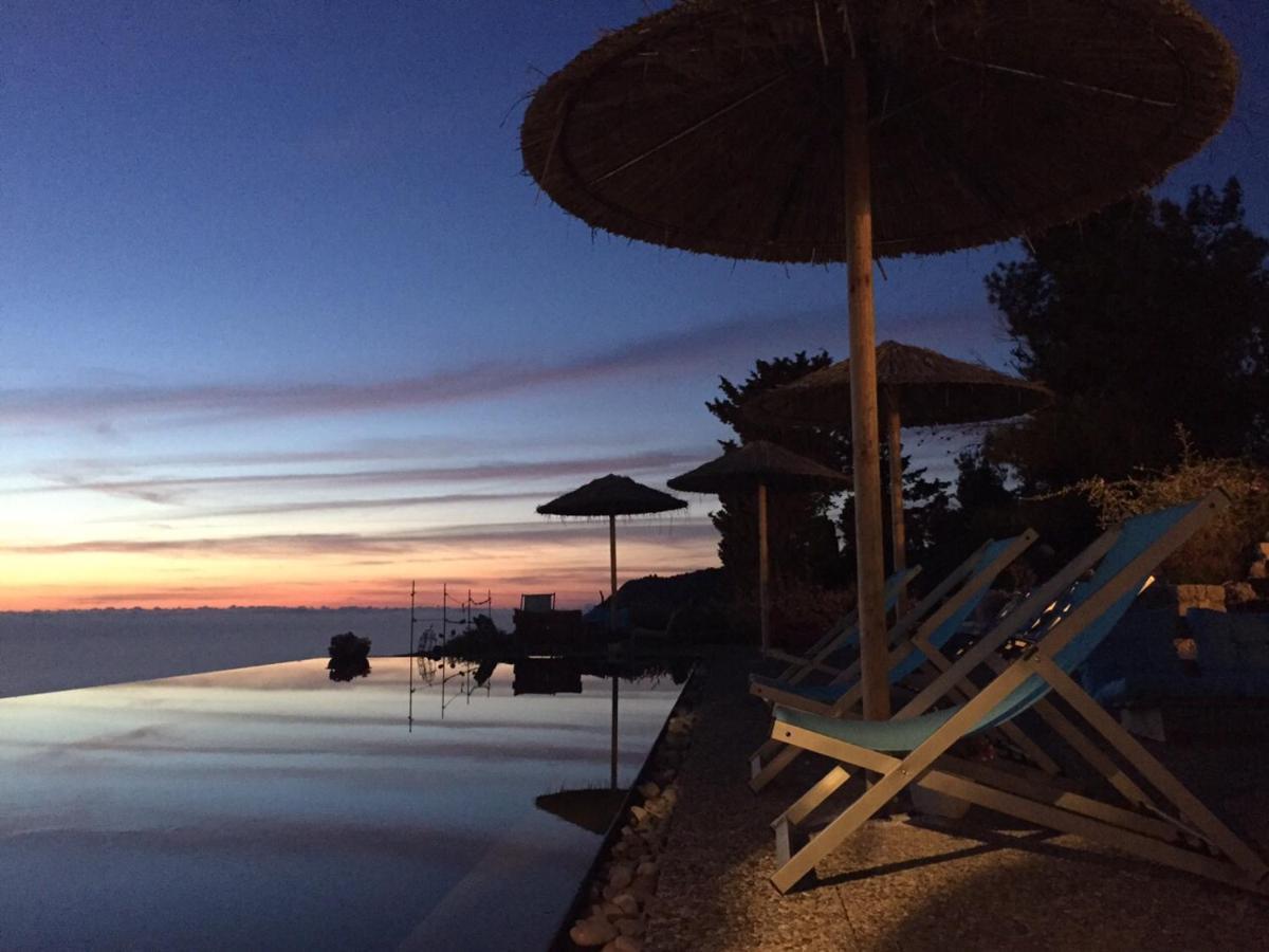 Serenity Boutique Suites Athanion Bagian luar foto