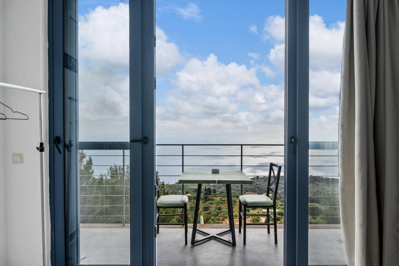 Serenity Boutique Suites Athanion Bagian luar foto