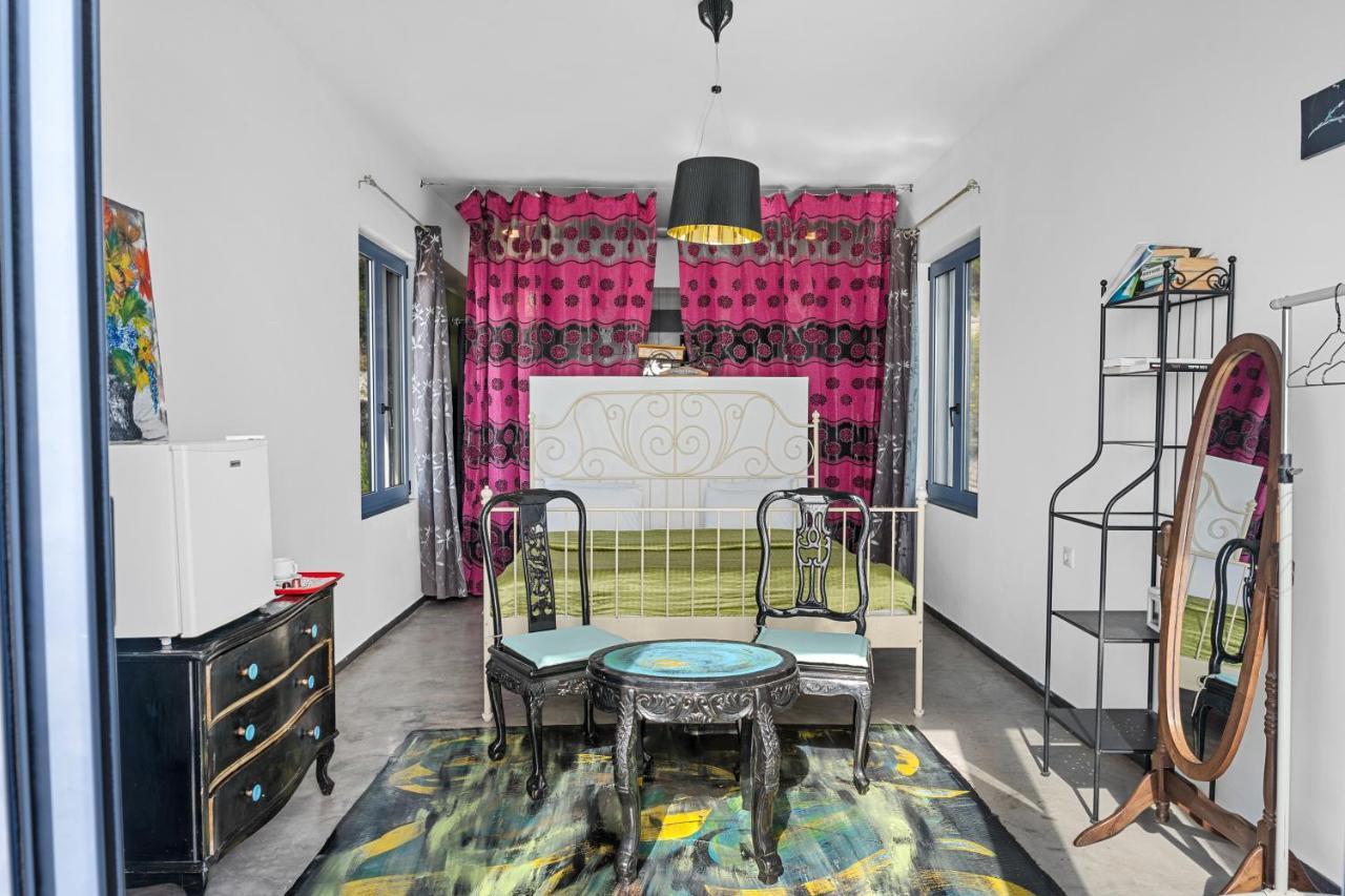 Serenity Boutique Suites Athanion Bagian luar foto
