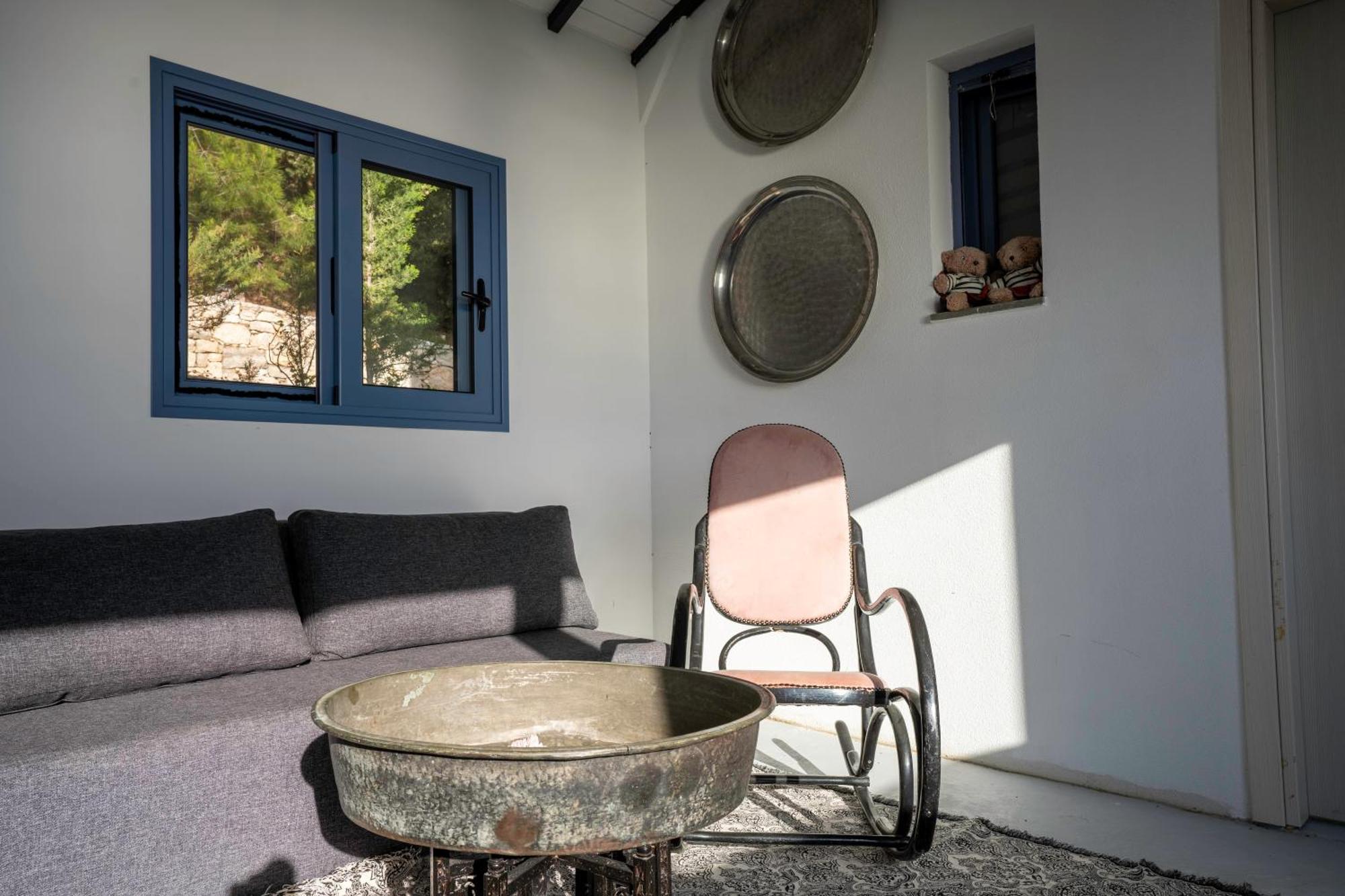 Serenity Boutique Suites Athanion Bagian luar foto