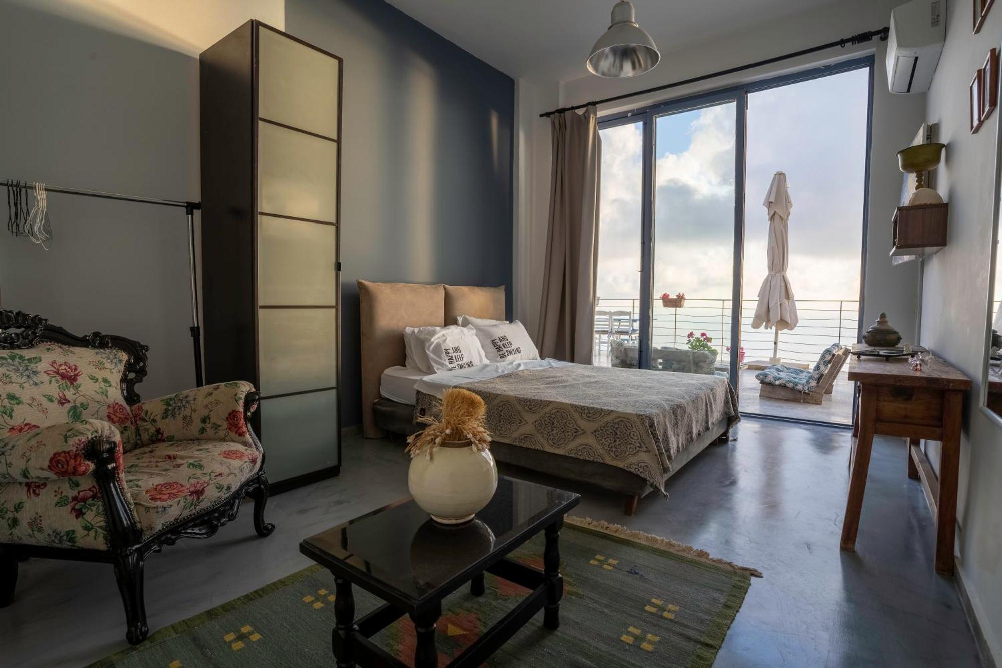 Serenity Boutique Suites Athanion Bagian luar foto