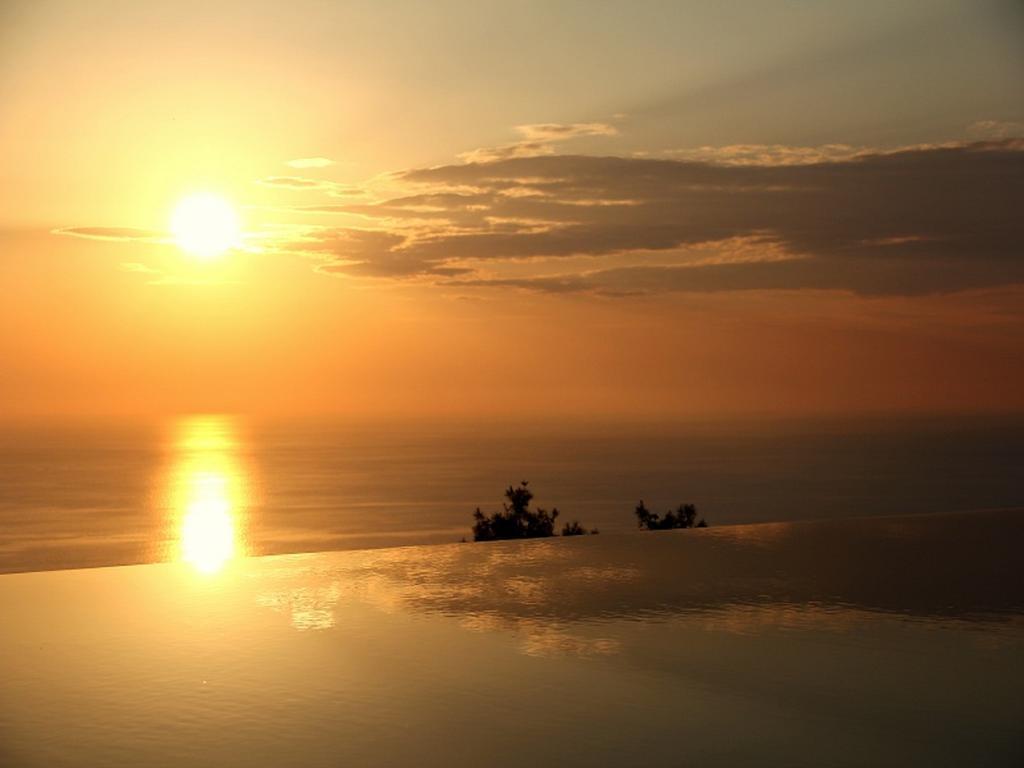 Serenity Boutique Suites Athanion Bagian luar foto